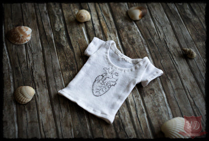 White Graphic Heart Organ Pattern T-shirt, Top for MSD, Minifee, 1/4 BJD